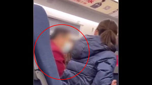 중국 열차 안 남성 갑질 논란