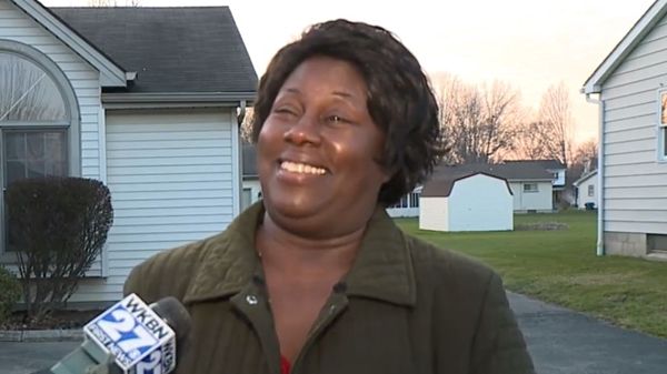 5년 만에 도착한 '느림보 편지'…도리어 감사의 눈물 흘린 이유