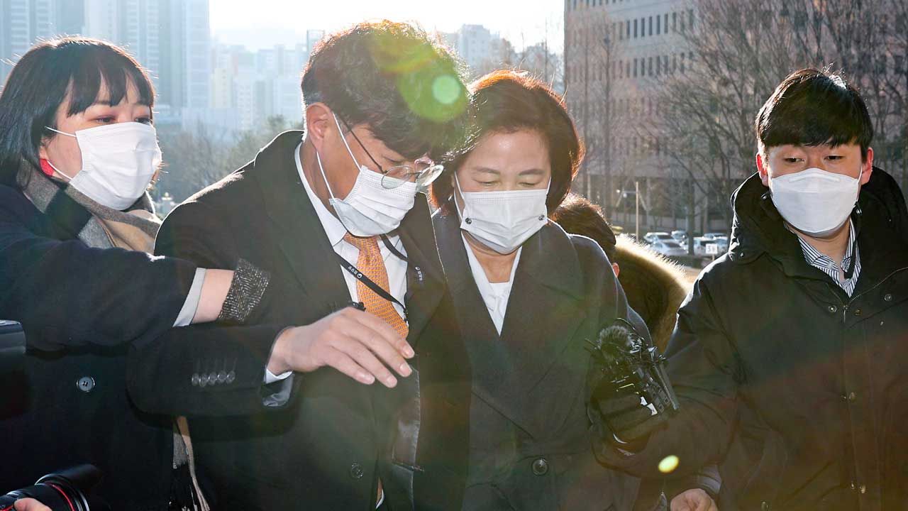 정부과천청사 향하는 추미애 장관