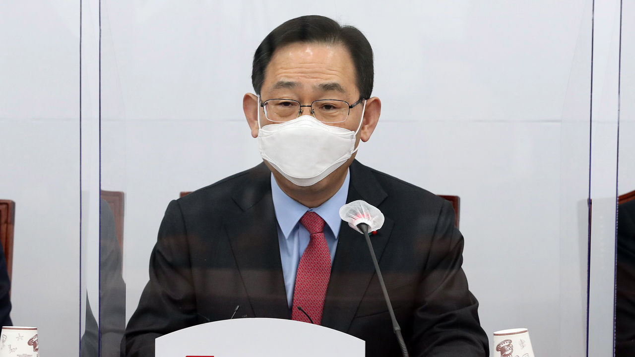 주호영 "백신 현안질의가 정쟁인가…文, 메르스 때 어땠나"