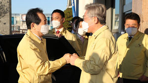 정세균, 이재명 견제? "급하니까 '막 풀자' 지혜롭지 않아"