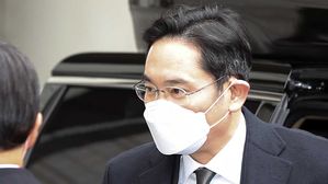 외신 "이재용 부재, 삼성전자 행보 · 승계작업에 영향 줄 것"