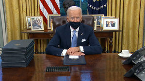 취임 직후 줄줄이 행정명령&hellip;'트럼프 지우기' 본격화