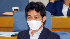 윤건영 "김학의 사건 본질, 성 접대 &middot; 검찰 제 식구 감싸기"