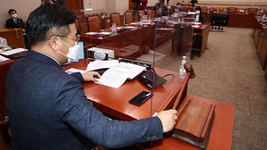 법사위, 박범계 후보자 청문보고서 채택&hellip;국민의힘 전원 불참