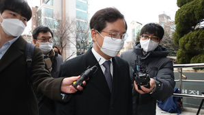 윤갑근, '김학의 사건 연루설' 보도 JTBC에 승소&hellip;"7천만 원 지급해야"