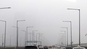 수도권·충남 고농도 미세먼지 비상저감조치, 미세먼지 '나쁨'∼일시 '매우 나쁨'…서쪽 지방 짙은 안개, 오늘 밤∼내일 새벽 비