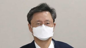 우병우, 불법사찰 혐의 징역 1년 확정