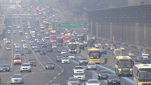 고속도로 곳곳 막바지 귀경 정체&hellip;"오후 3&sim;4시 절정"