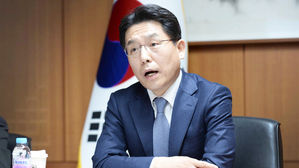 바이든 시대 첫 한미일 3자 협의…"미 대북정책 검토 논의"