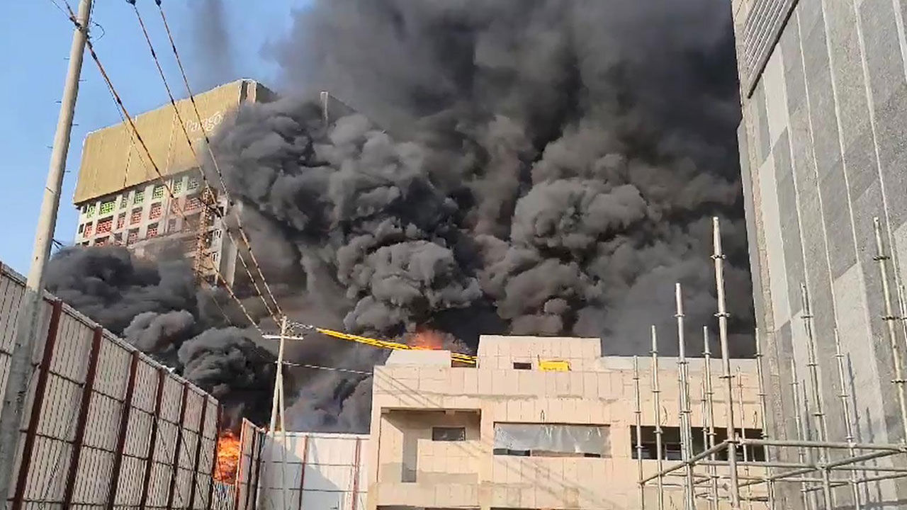 인천 당하동 상가건물 공사장서 불 (사진=독자 제공, 연합뉴스)