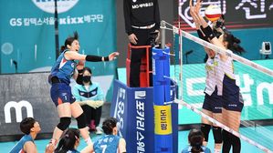 '해결사 이소영' GS칼텍스, 현대건설에 대역전승 '1위 수성'