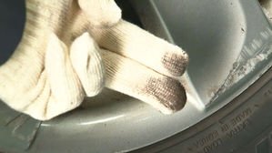 타이어 · 브레이크 발생 미세먼지 심각…규제 없다