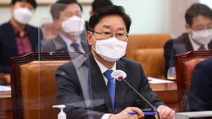 서울 &middot; 부산 보궐선거 원인 묻자&hellip;박범계 "왜 모든 걸 내게 확인하나"