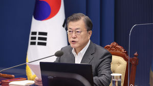 문 대통령 "경제 빠르게 회복…포용적 회복에 심혈 기울일 것"