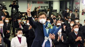 박형준 당선 소감 "시민 섬기는 좋은 시정으로 보답"