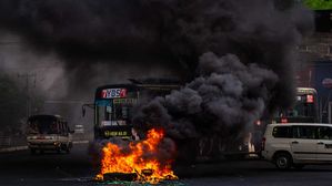 "미얀마 양곤 인근서 군경 발포로 시위대 최소 82명 사망"