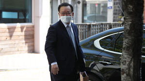 김부겸 총리 후보자 첫 출근&hellip;"청문회 준비 시작"