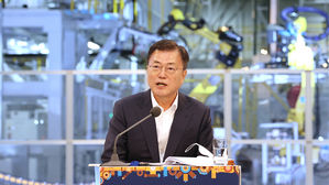 문 대통령 "상생형 일자리, 경제 성공전략으로 키우겠다"