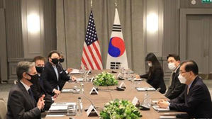 블링컨 만난 정의용, "미국 대북 정책 검토 결과 환영"