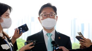 이성윤 옹호 나선 박범계 "피고인이라도 공정한 재판받아야"