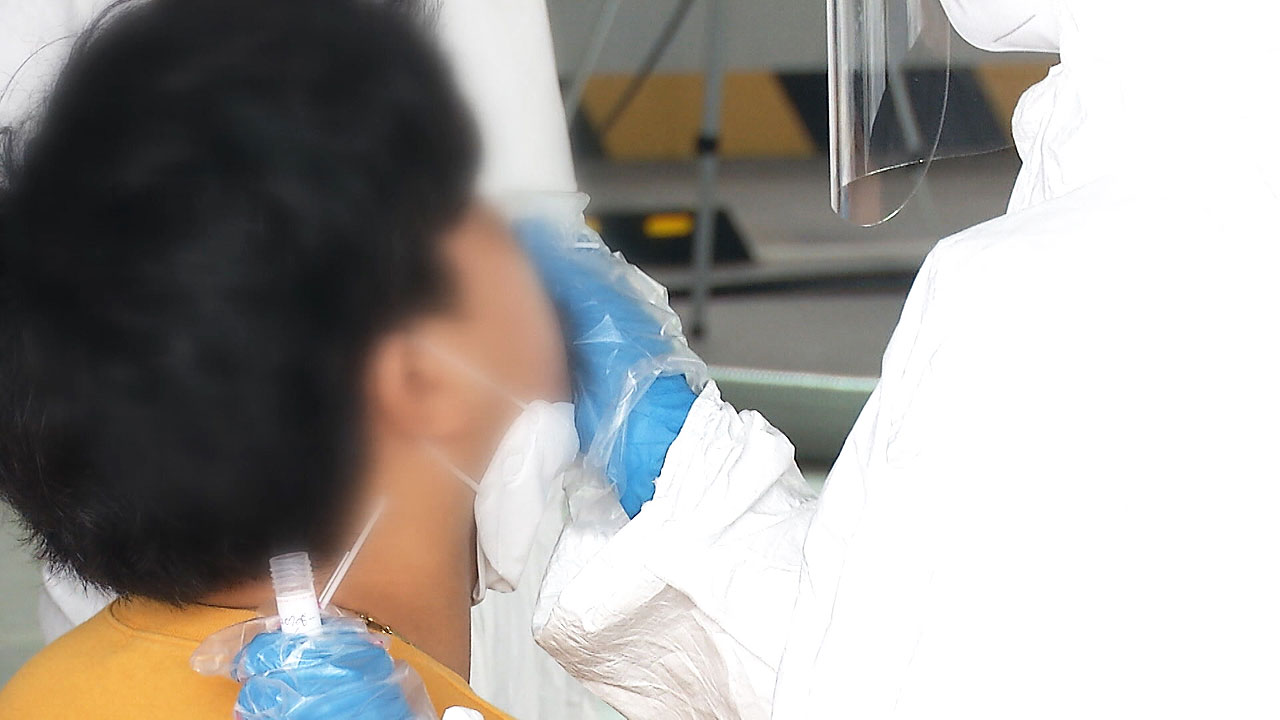 "10대는 코로나 중증 악화 가능성 낮다…자가 치료 확대해야"