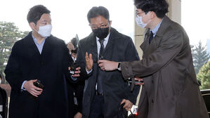 "소신 지키며 일해온 동료, 후배에 경의"…'김학의 불법 출금 수사' 지휘 오인서 고검장도 사표