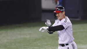 '하위타순 4타점' LG 4연승 질주로 1위 등극