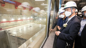 신한울 1호기 첫 연료 장전&hellip;내년 3월 상업 운전 돌입