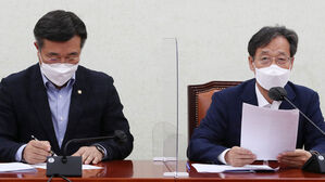 유동수 "전력 수급 문제없다&hellip;탈원전 공격 안타까워"