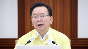 김 총리 "모든 비수도권 지역에도 '5인 금지' 적용 요청"