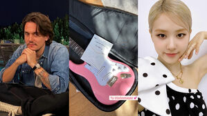 [SBS Star] John Mayer Sends a Pink Guitar to ROSE After He Watches Her Covering His Song