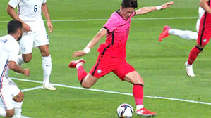 [영상] 회심의 돌려차기!&hellip;빗나간 슛에 아쉬워하는 황의조