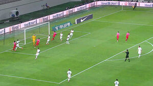 [영상] 대한민국의 '프리킥 찬스'!&hellip;빗나가는 골