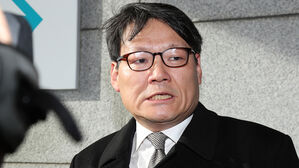 공수처, 이광철 청와대 민정비서관 자택 압수수색