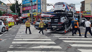 여수 탁송차량 횡단보도 사고 (사진=여수소방서 제공, 연합뉴스)