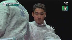 [영상] 펜싱 김정환, 적극적인 공격으로 16강 진출