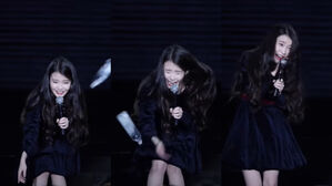 [SBS Star] VIDEO: IU Gets Hit in the Face Hard with a Water Bottle