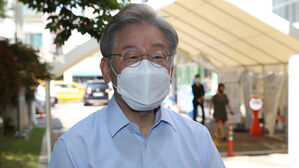 이재명 "윤석열, 악성 특수부 검사에 불과&hellip;실력조차 형편 없어"