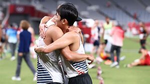 [포토] '함께여서 고마웠다'…韓 근대5종, 눈물의 포옹