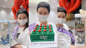 [SBS Star] Song Ji-hyo Receives Beautiful Customized Birthday Cakes from Her Worldwide Fans