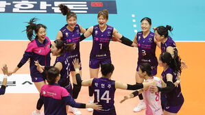 패기로 뭉친 흥국생명, IBK기업은행 누르고 컵대회 첫승