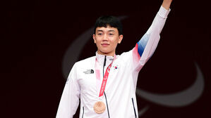 [포토] 주정훈, 한국 태권도 첫 메달…종주국 자존심 지켰다