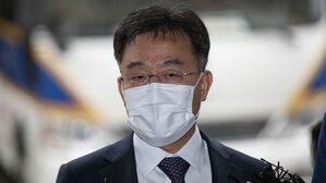 김만배, 구속영장심사 출석&hellip;"이재명과 특별한 관계없어"