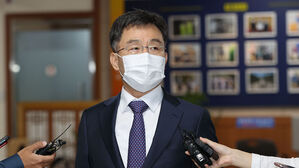 '대장동 의혹' 관련 화천대유 김만배 등 8명 출국금지