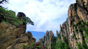 [라이프] 길, 책을 만나다 ⑦ 산다는 것은 때로는 눈물 나게 안타깝지만, 원래 그런 것 - 두타산 '베틀바위 산성길'