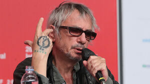 [인-잇] 나이 든 소녀, 소년 같은 감독을 만나다