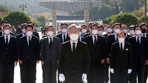 광주 찾은 이재명, 尹 '전두환 발언'에 "특별히 놀랍지 않다"