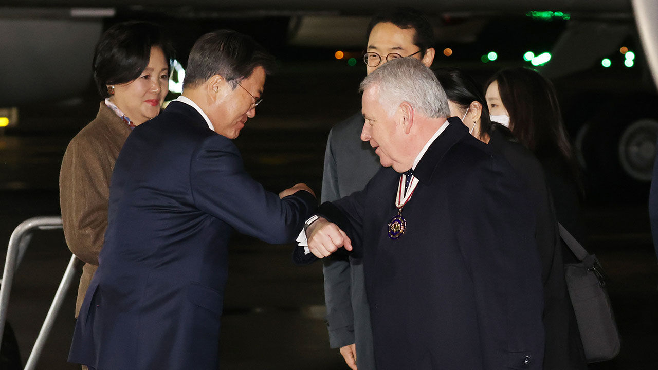 문 대통령, 로마 일정 마치고 영국行…오늘 COP26 회의 참석