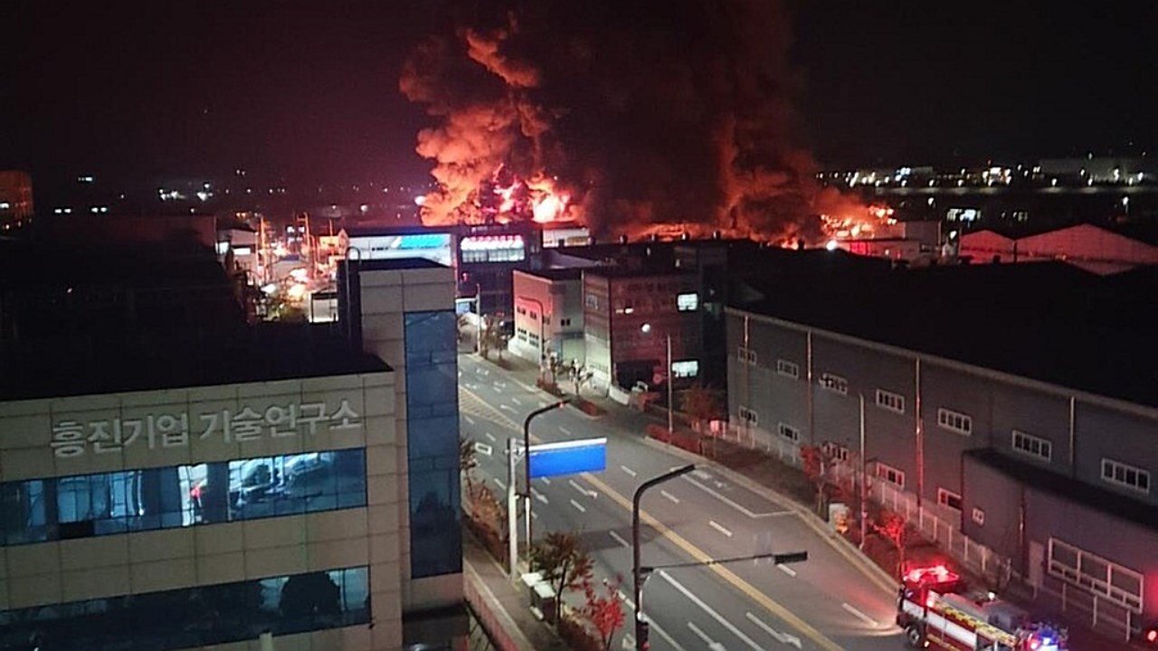 경기 화성시 전곡산업단지서 불&hellip;진화 중